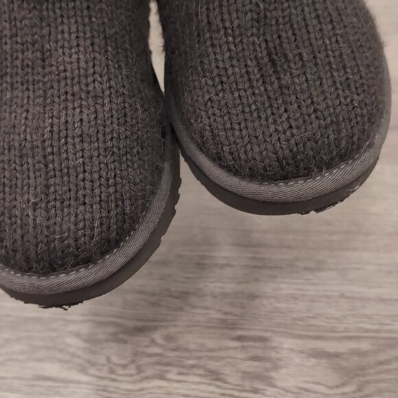 Ugg Capra Boots Ribbed Knit Genuine Shearling Lined boots 8 - Picture 8 of 10